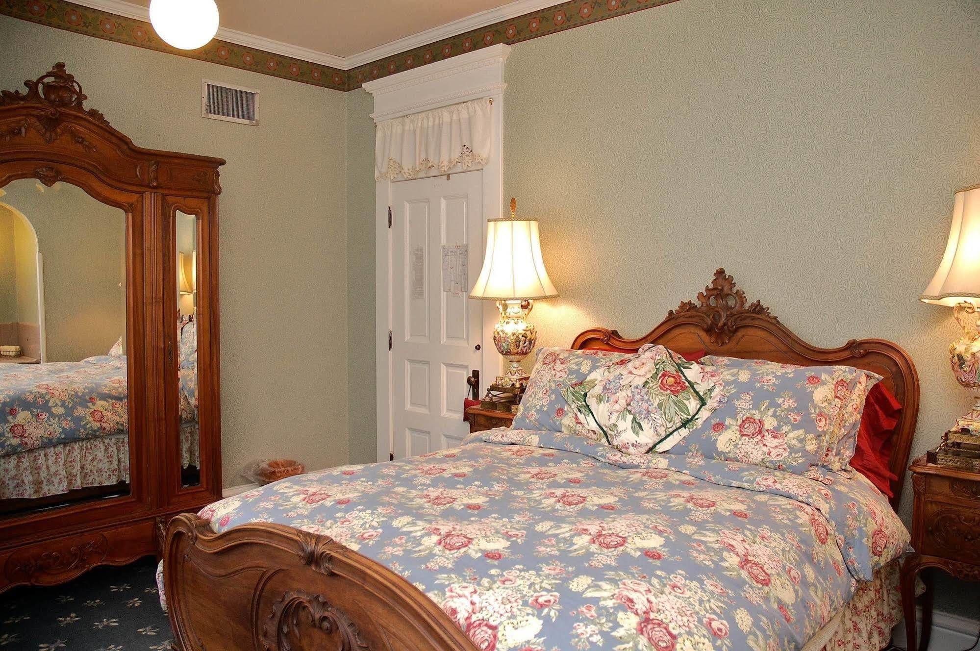 The Grand Anne Bed And Breakfast Keokuk エクステリア 写真